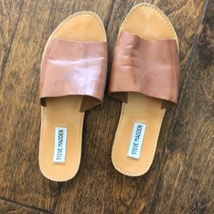 SIZE 6 - leather Steve Madden flats